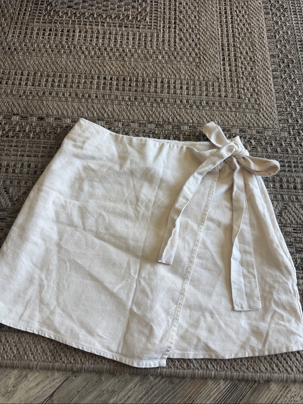 Forever 21 Cream Tie-Waist Mini Skirt